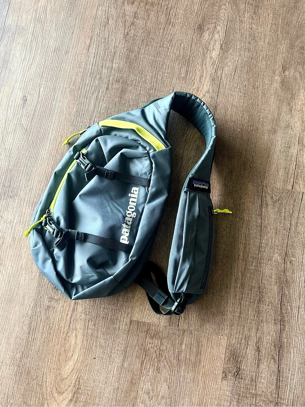 Patagonia Atom Sling 8L Gray & Green Crossbody Bag